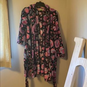 VERA BRADLEY ROBE